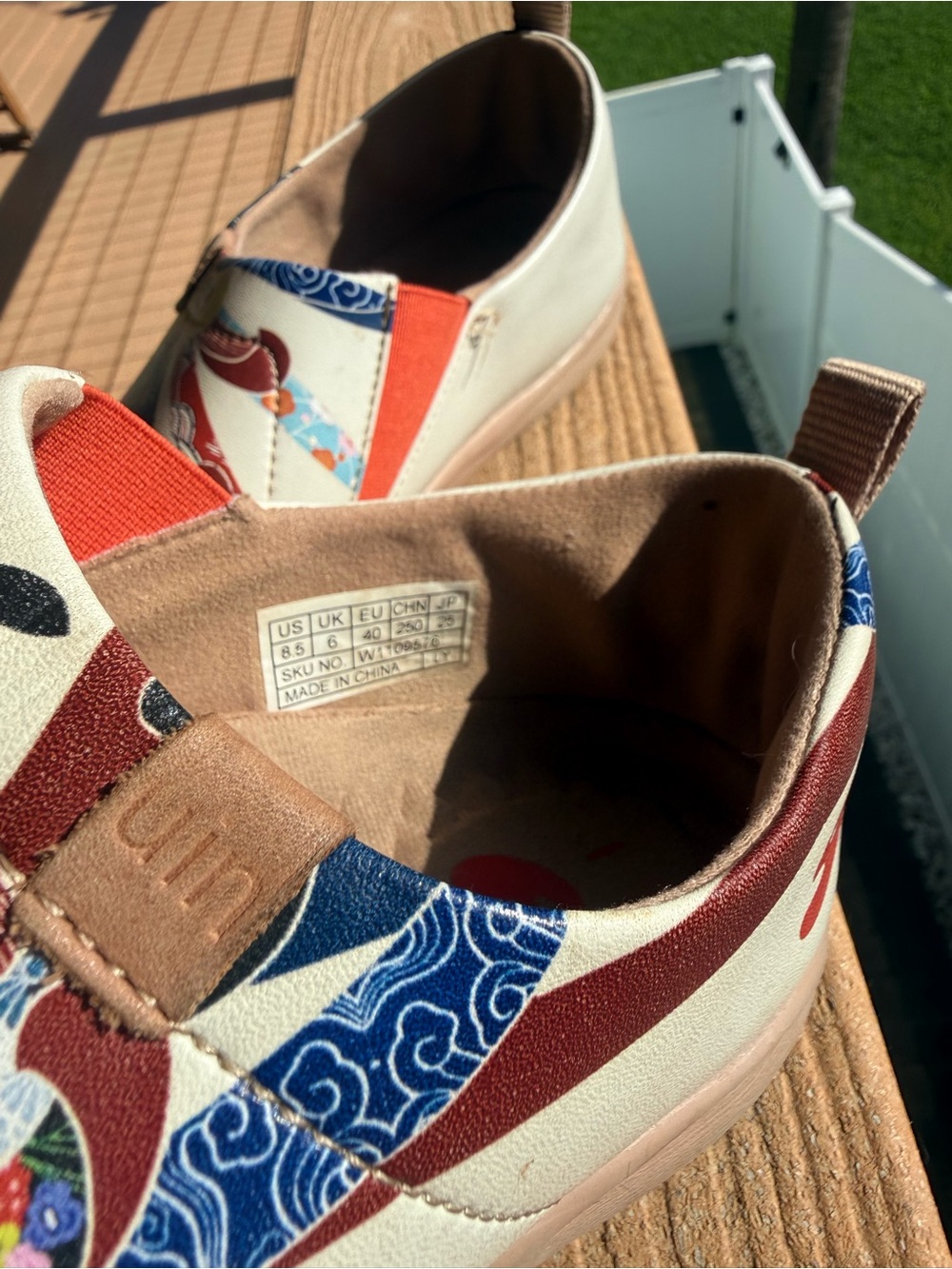 UIN White Floral-Pattern Slip-On Shoes with Blue and Red Accents - Picture 4 of 16